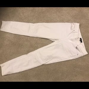 Ann Taylor skinny jeans in white . Wore once .
